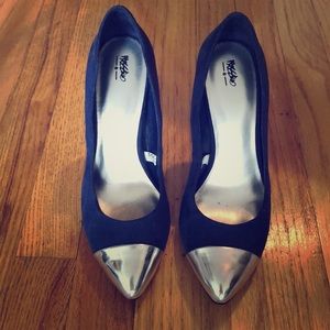 Navy & silver toed point toe heels